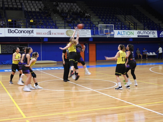 Οι γυναίκες δεν κατάφεραν να διασπάσουν την ασπίδα του Άρη στο Χολαργό.
